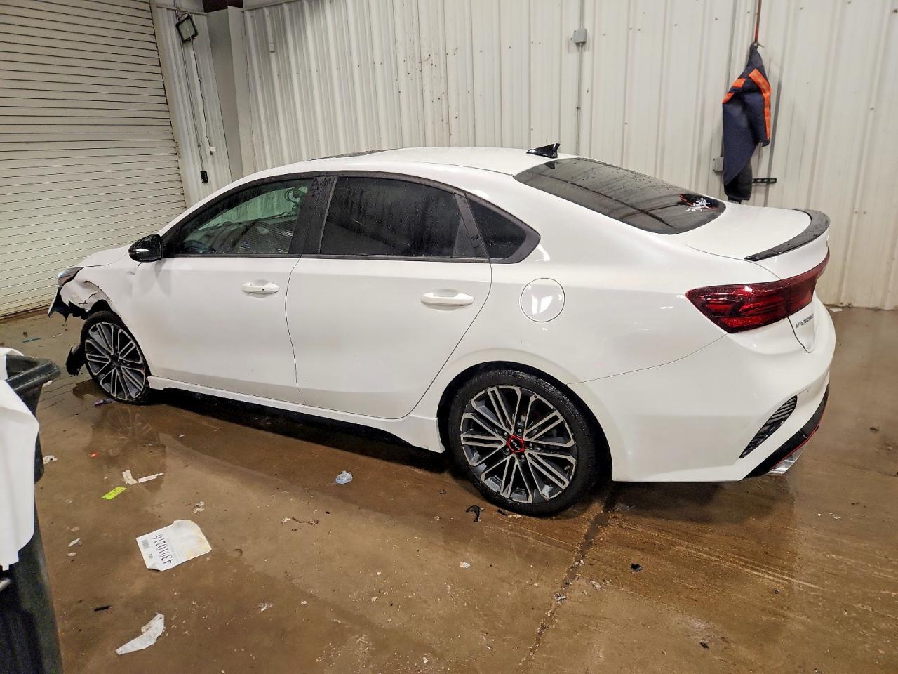 2024 KIA FORTE GT photo 2