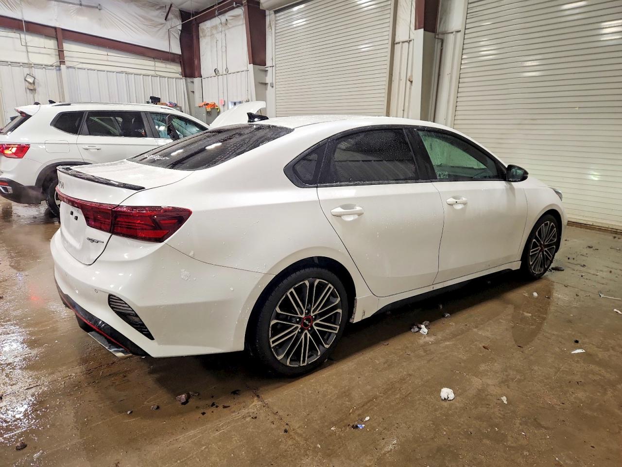 2024 KIA FORTE GT photo 3