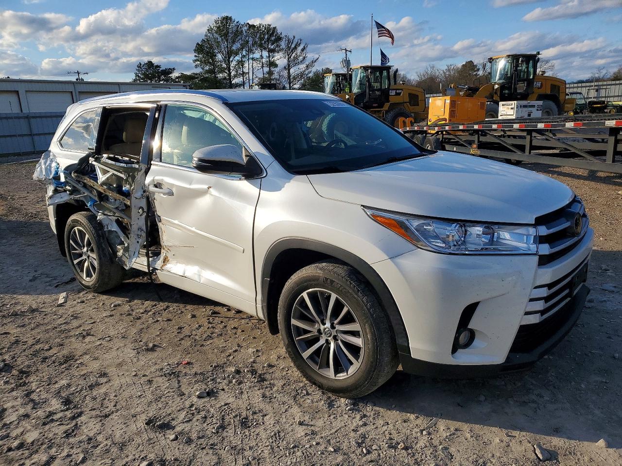 2018 TOYOTA HIGHLANDER photo 10