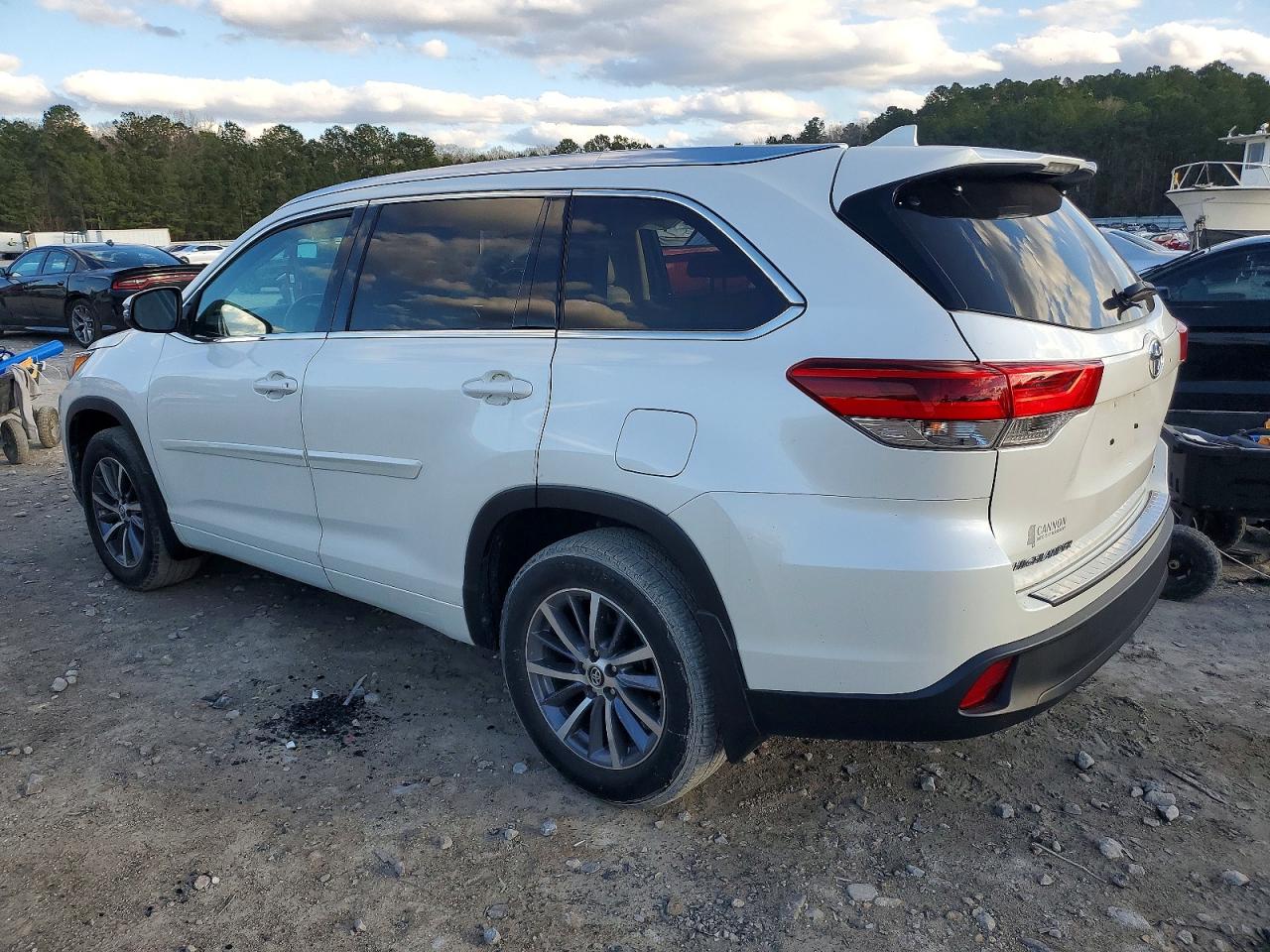 2018 TOYOTA HIGHLANDER photo 4