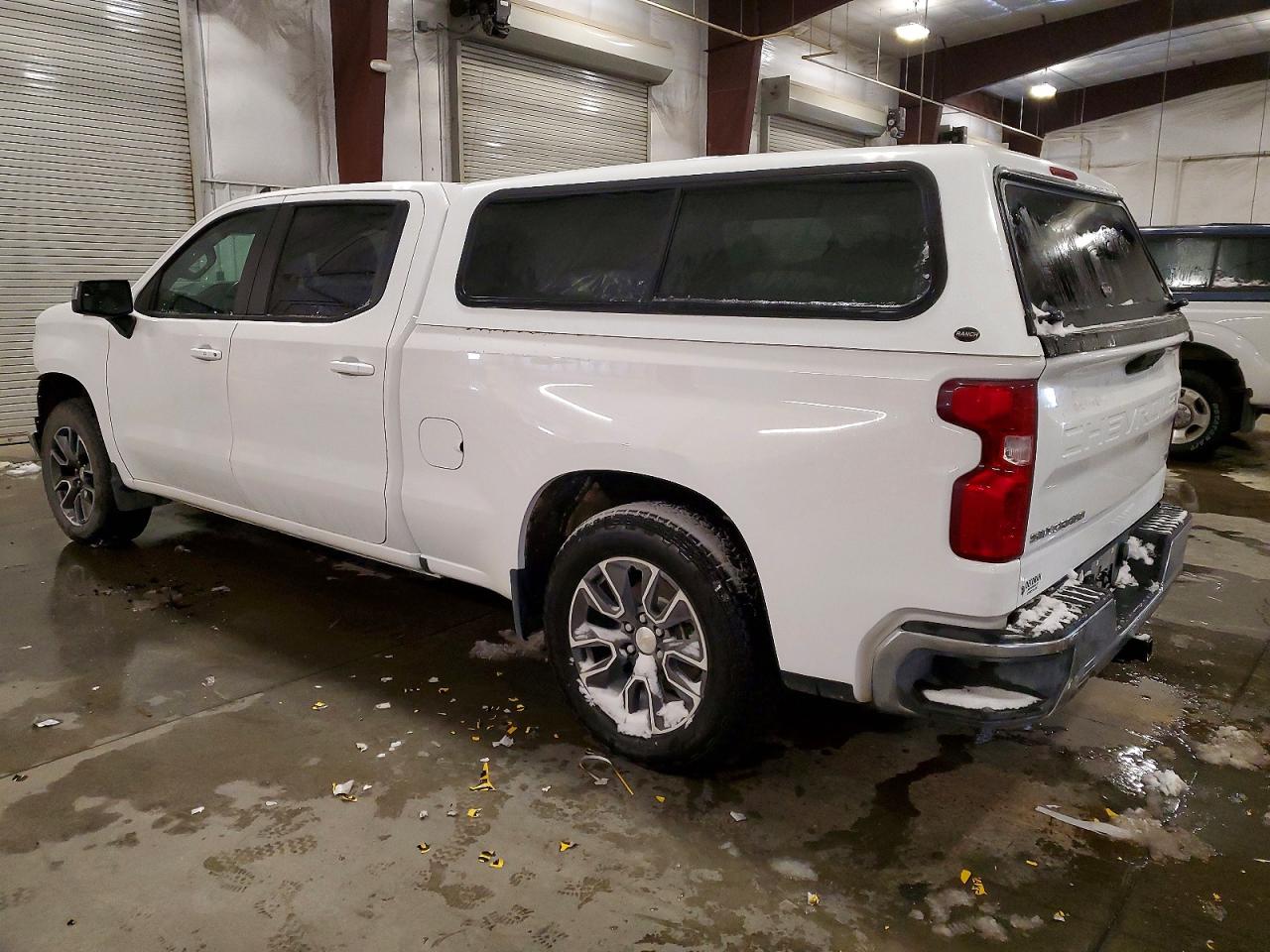 2024 CHEVROLET SILVERADO K1500 LT photo 3