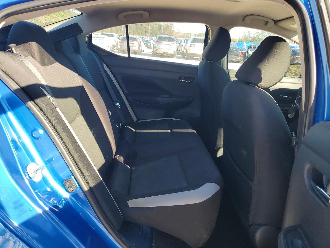 2021 NISSAN VERSA SV photo 19