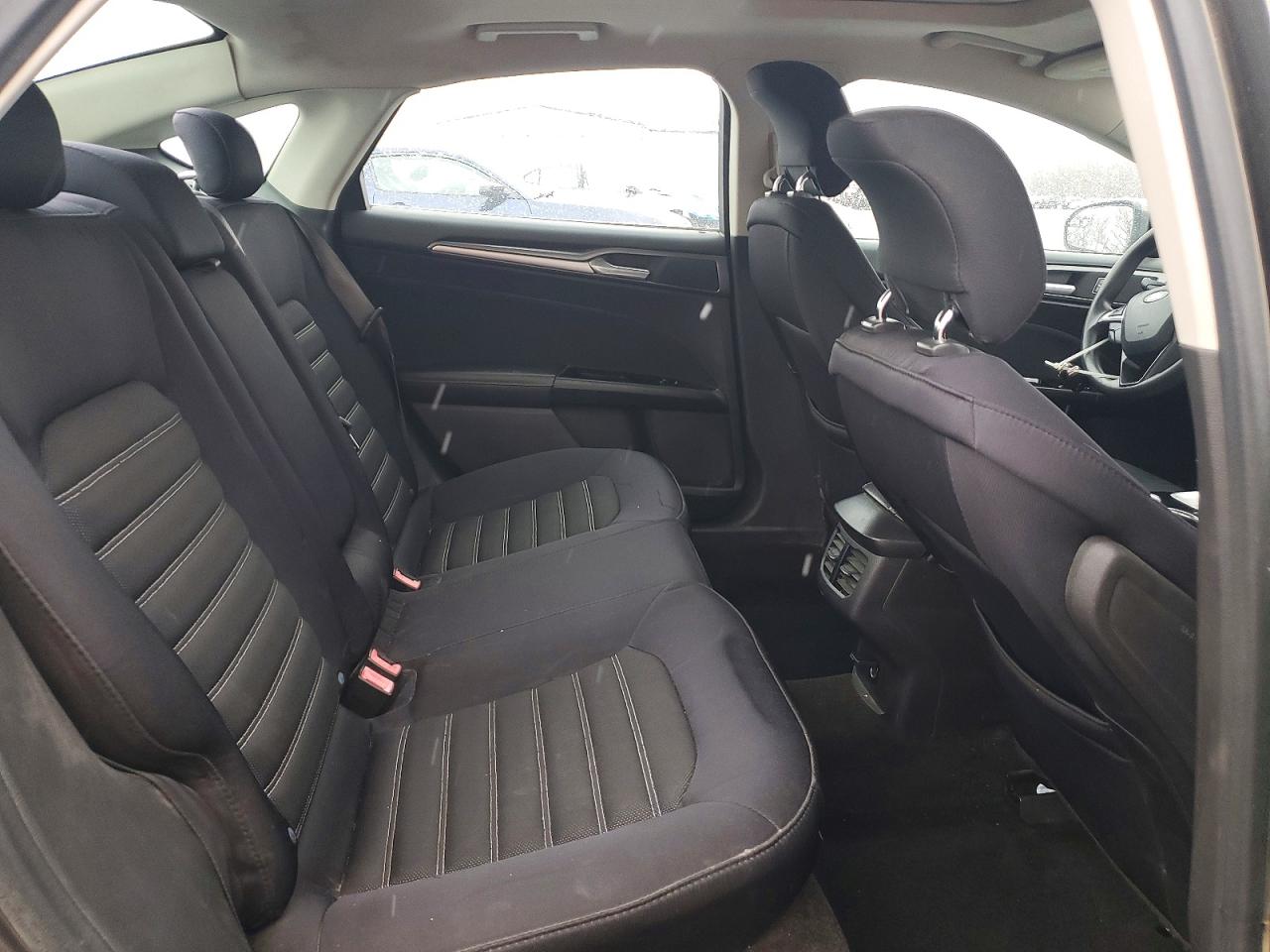 2015 FORD FUSION SE photo 10