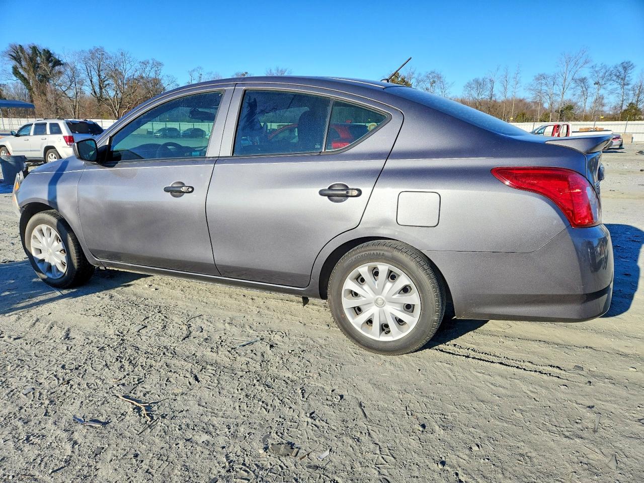 2019 NISSAN VERSA S photo 2