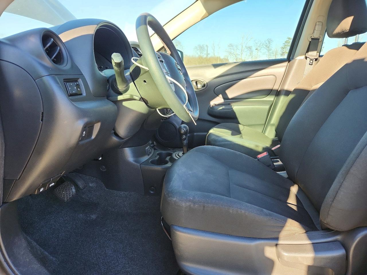 2019 NISSAN VERSA S photo 7
