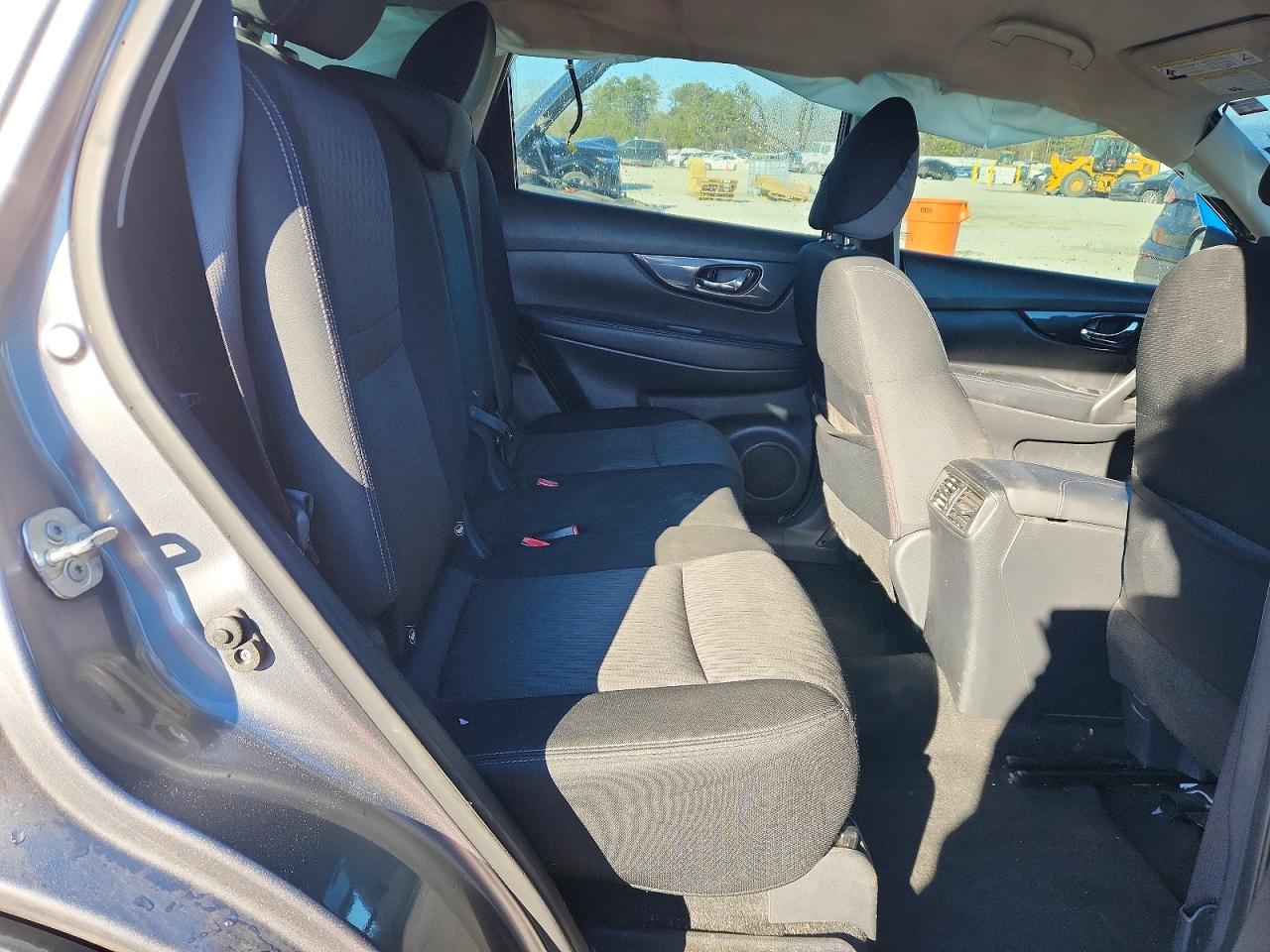 2018 NISSAN ROGUE S photo 10