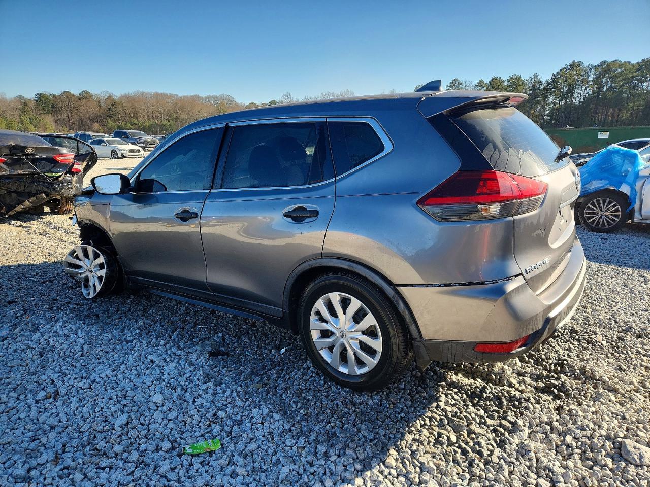 2018 NISSAN ROGUE S photo 2