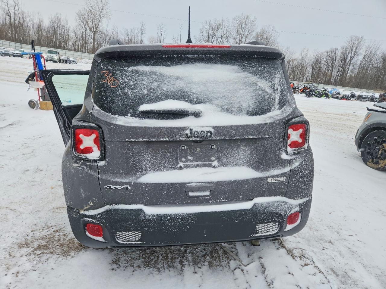 2020 JEEP RENEGADE LATITUDE photo 11