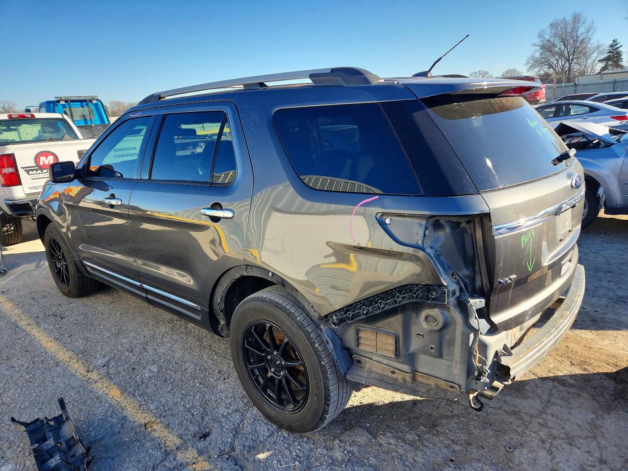 2015 FORD EXPLORER XLT photo 2