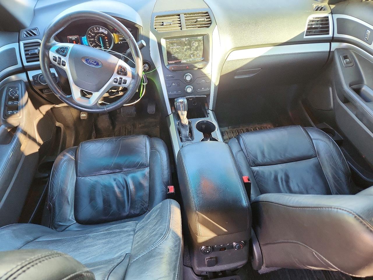 2015 FORD EXPLORER XLT photo 8