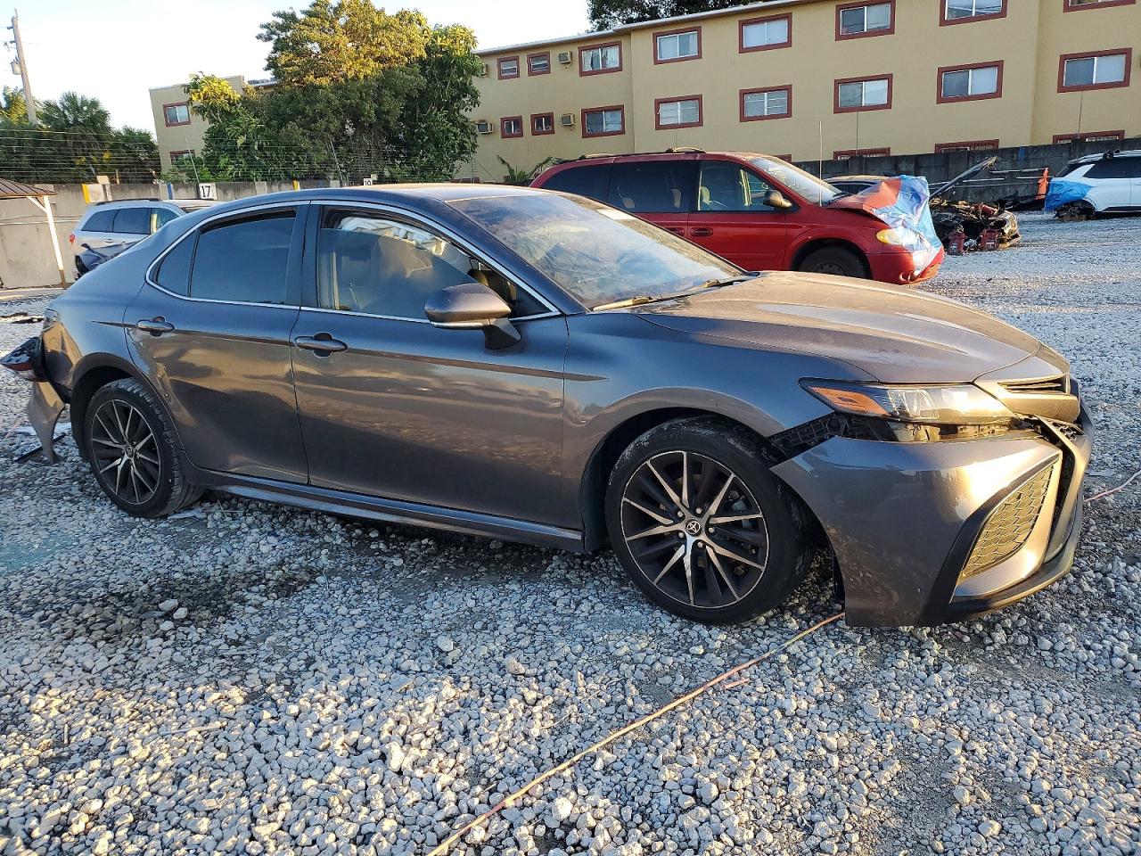 2022 TOYOTA CAMRY SE photo 7