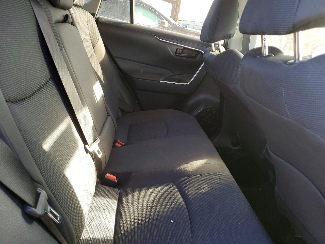 2024 TOYOTA RAV4 LE photo 21