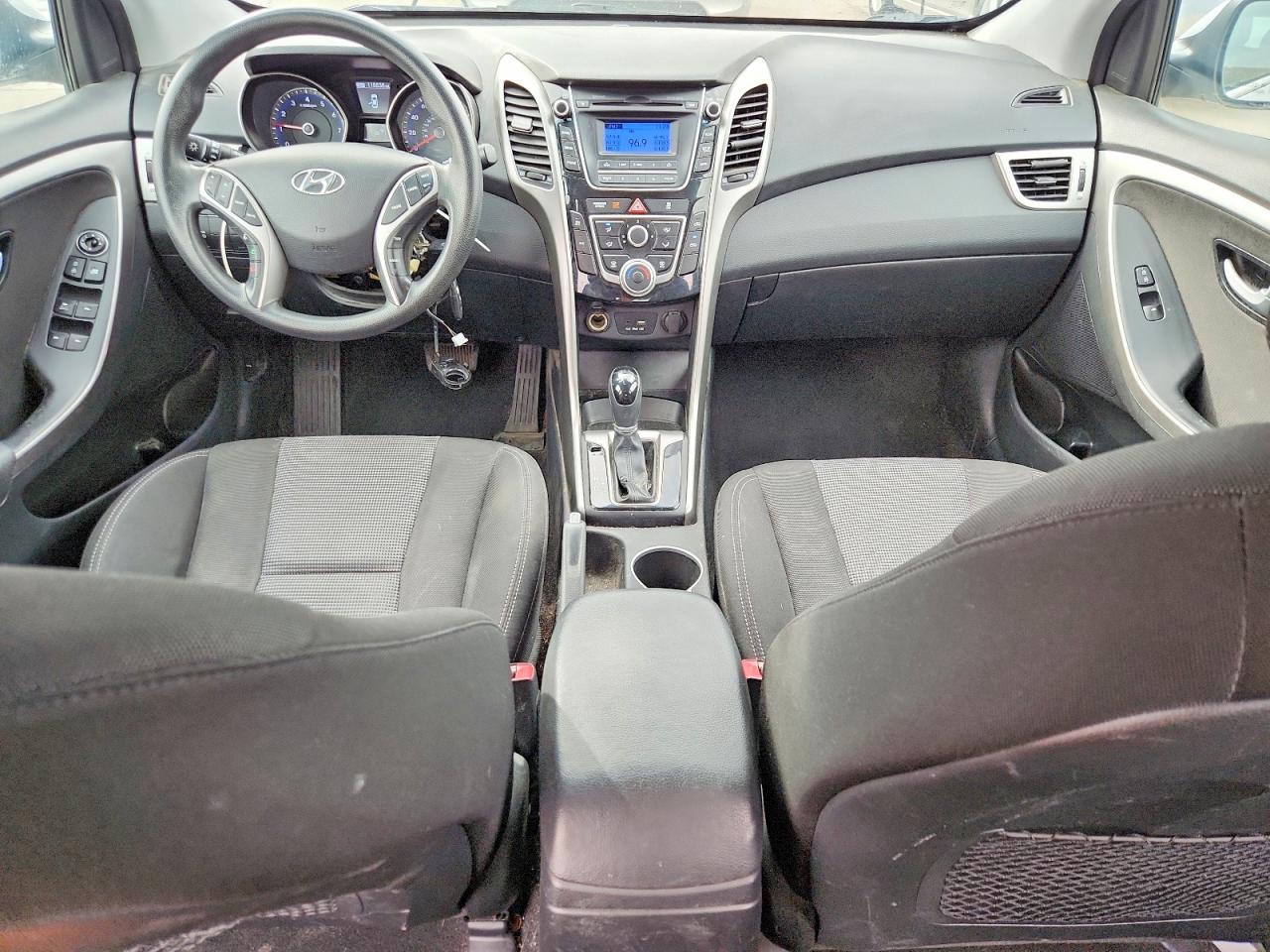 2017 HYUNDAI ELANTRA GT BASE photo 8