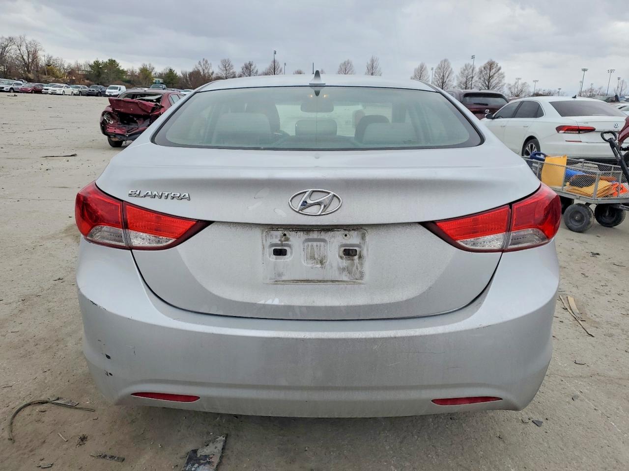 2013 HYUNDAI ELANTRA GLS photo 16