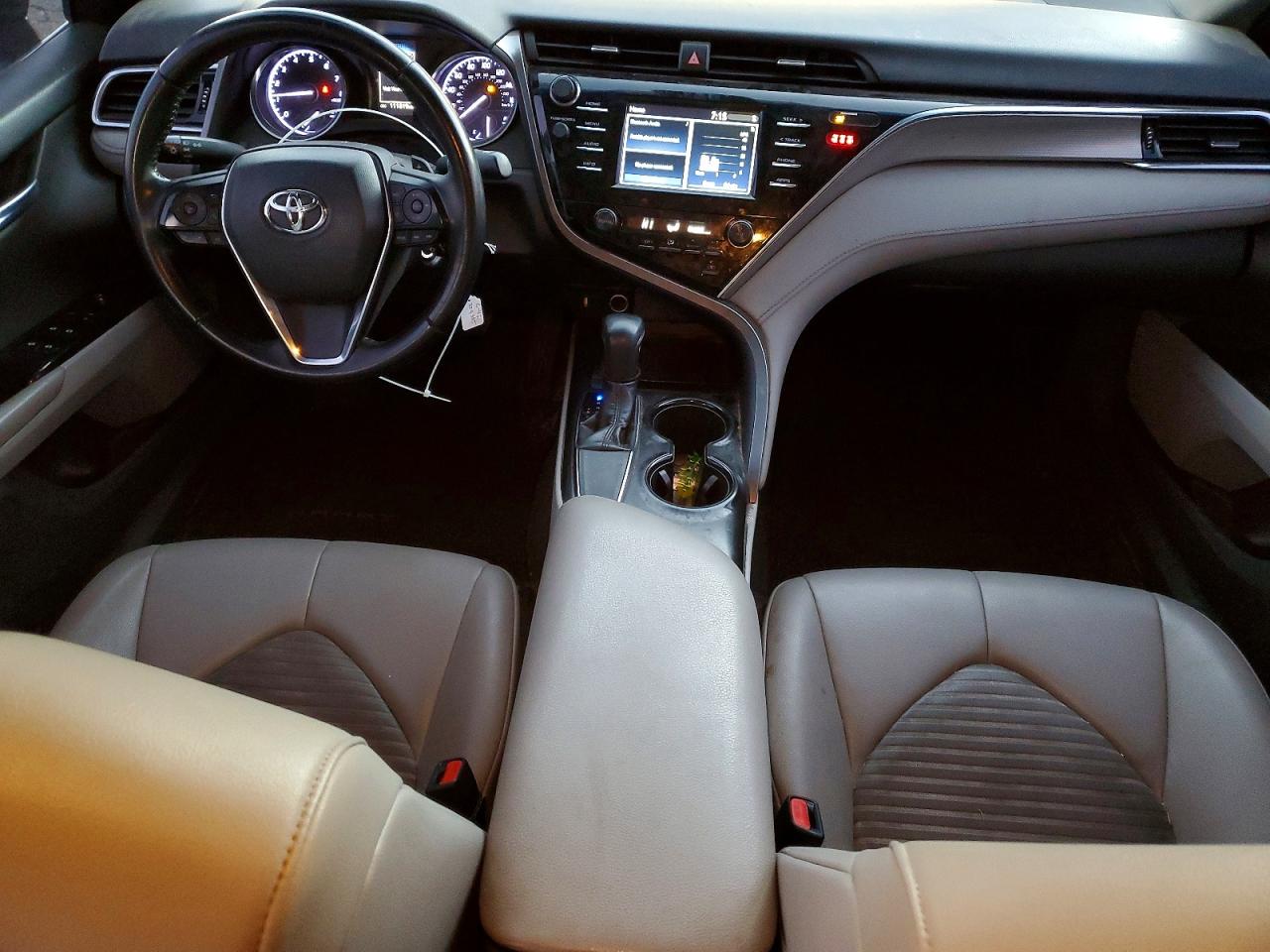 2018 TOYOTA CAMRY L photo 15