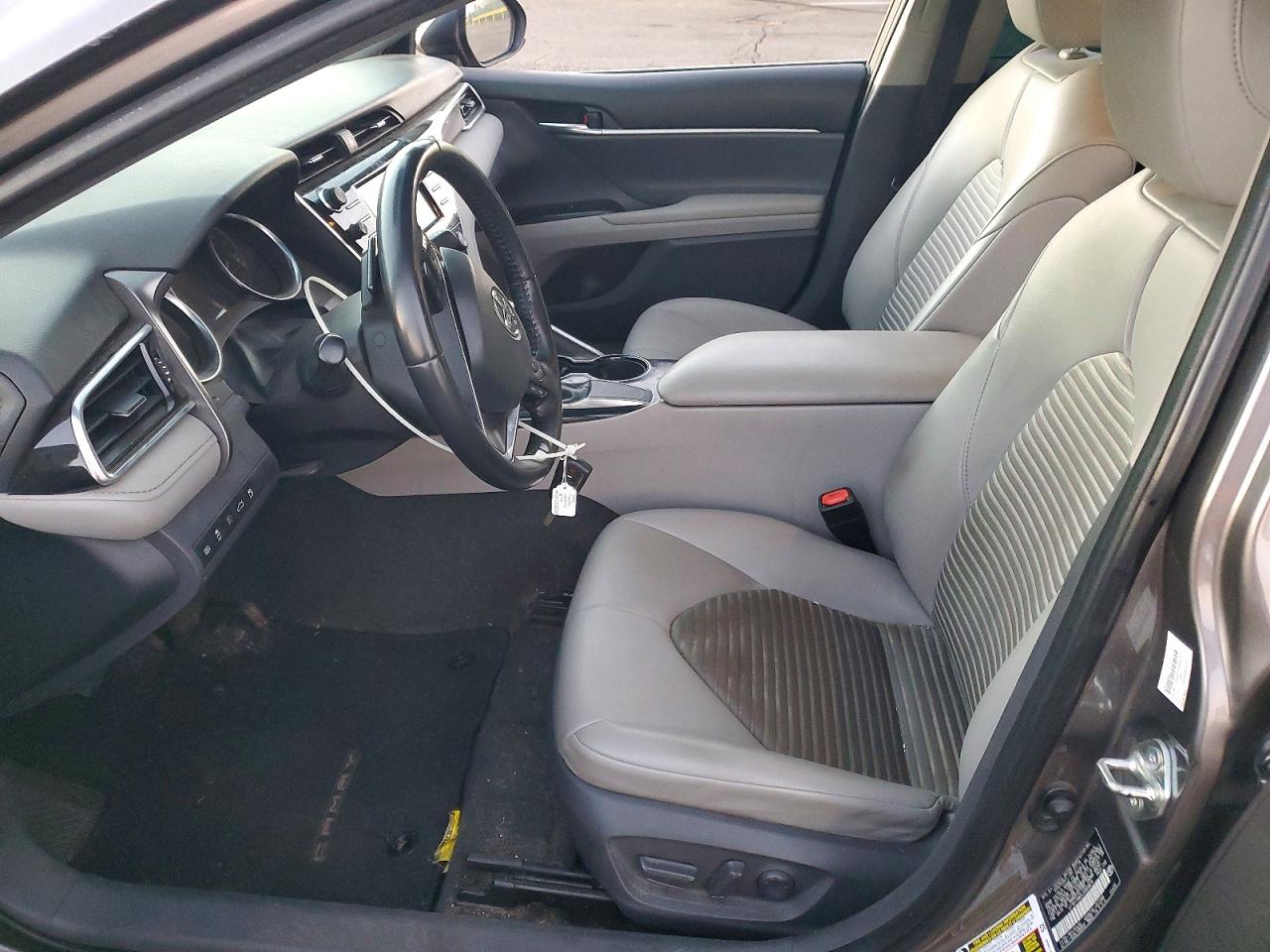 2018 TOYOTA CAMRY L photo 13