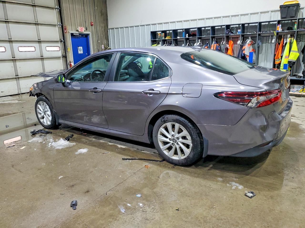 2023 TOYOTA CAMRY LE photo 4