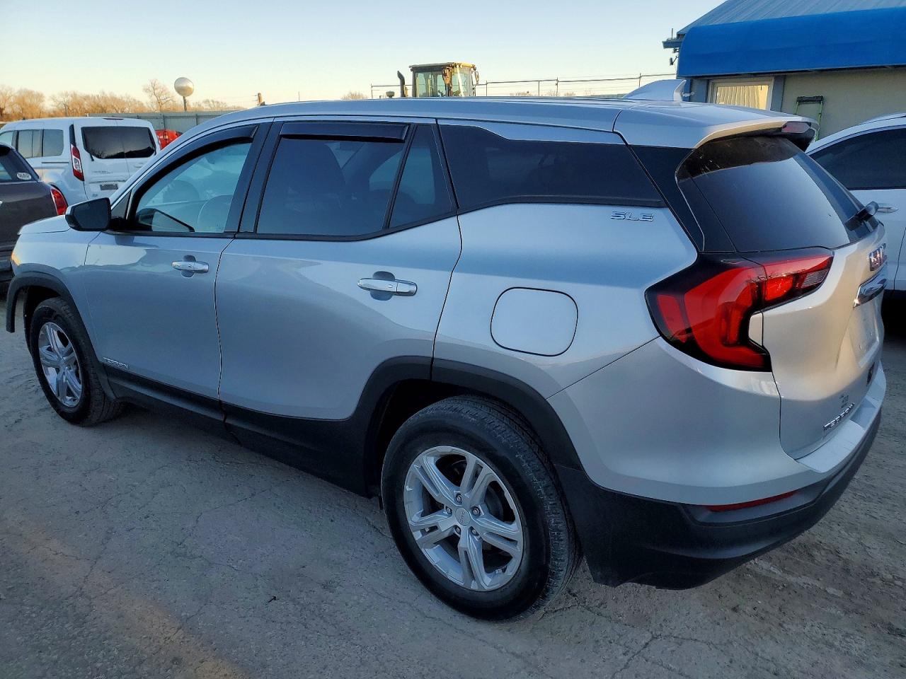 2018 GMC TERRAIN SLE photo 2