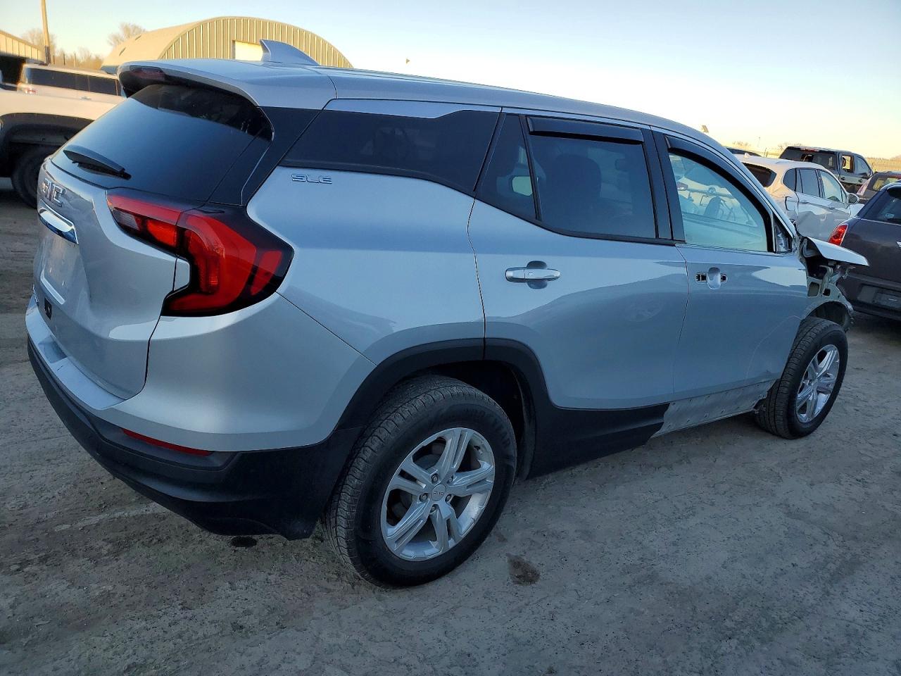 2018 GMC TERRAIN SLE photo 3