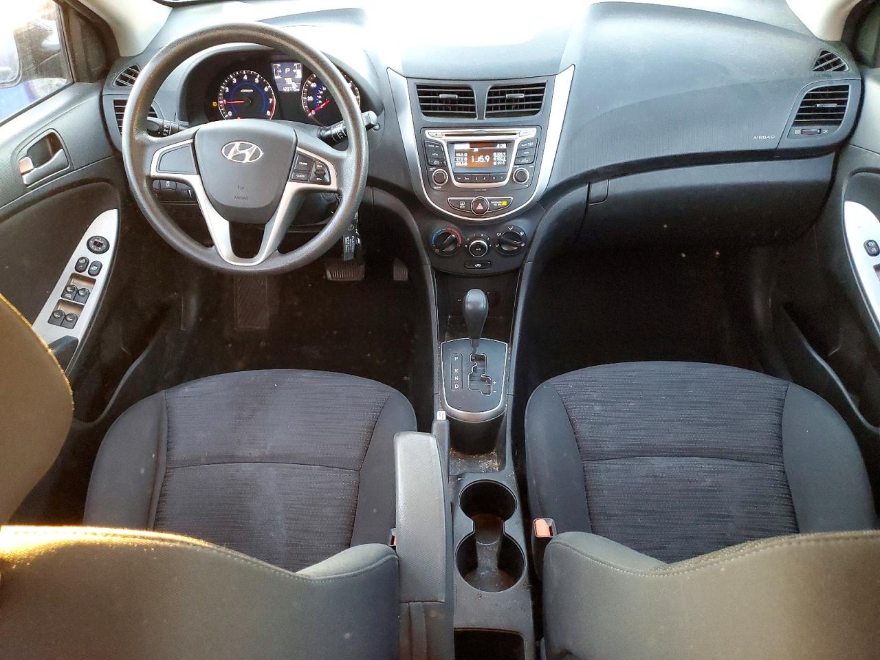 2017 HYUNDAI ACCENT SE photo 8