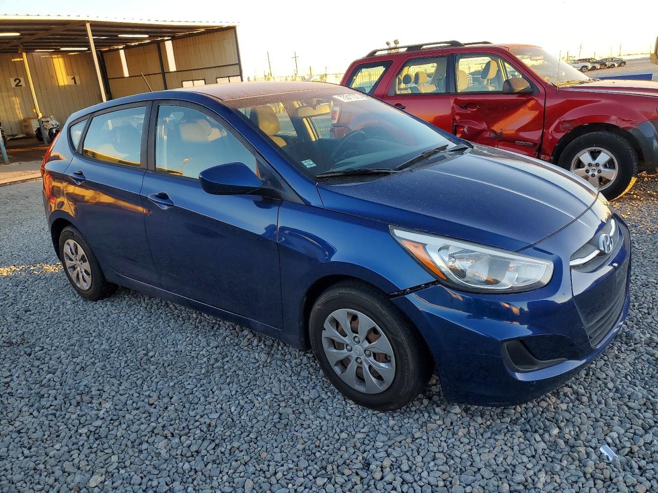 2017 HYUNDAI ACCENT SE photo 4
