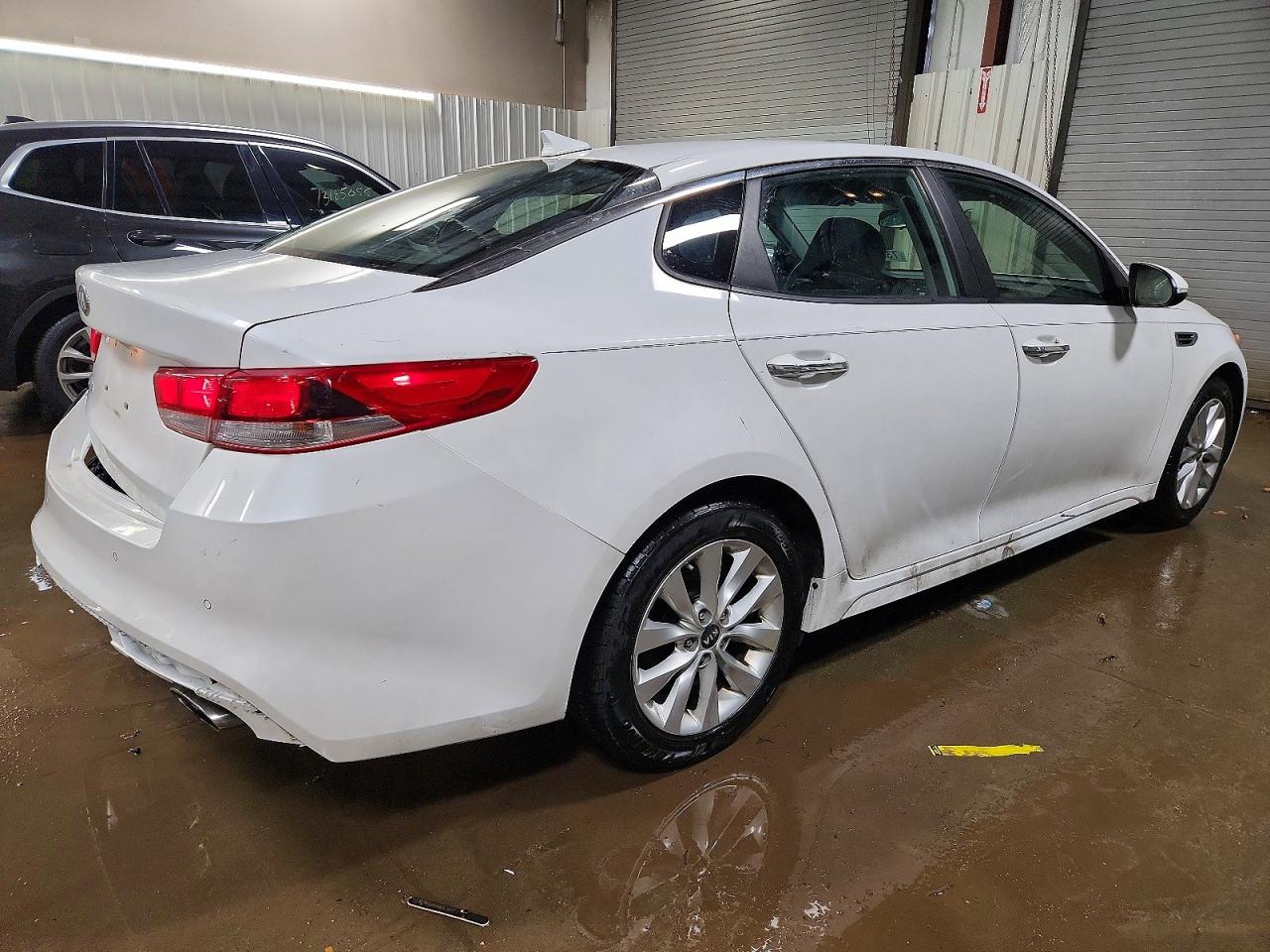 2018 KIA OPTIMA LX photo 5