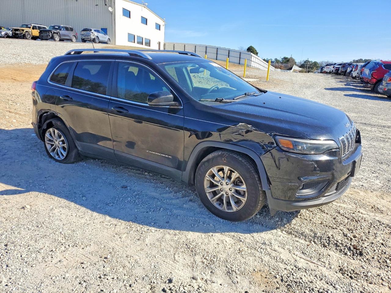 2019 JEEP CHEROKEE LATITUDE photo 4