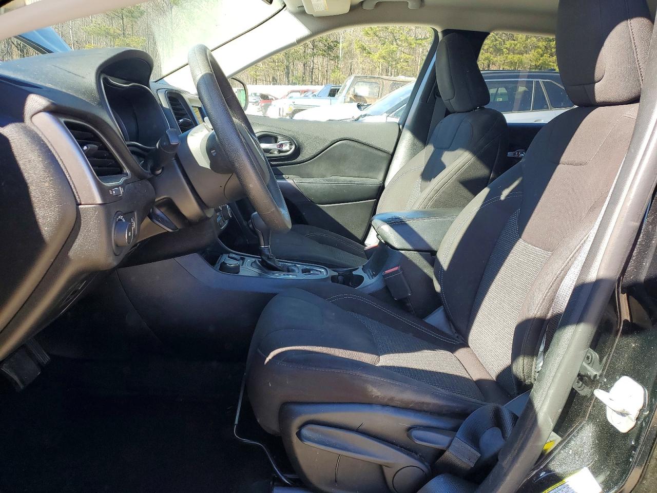 2019 JEEP CHEROKEE LATITUDE photo 7