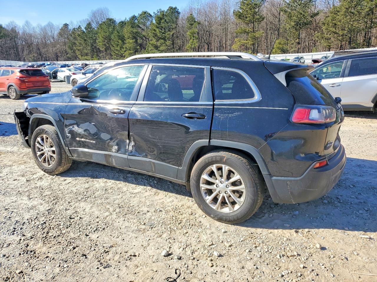 2019 JEEP CHEROKEE LATITUDE photo 2