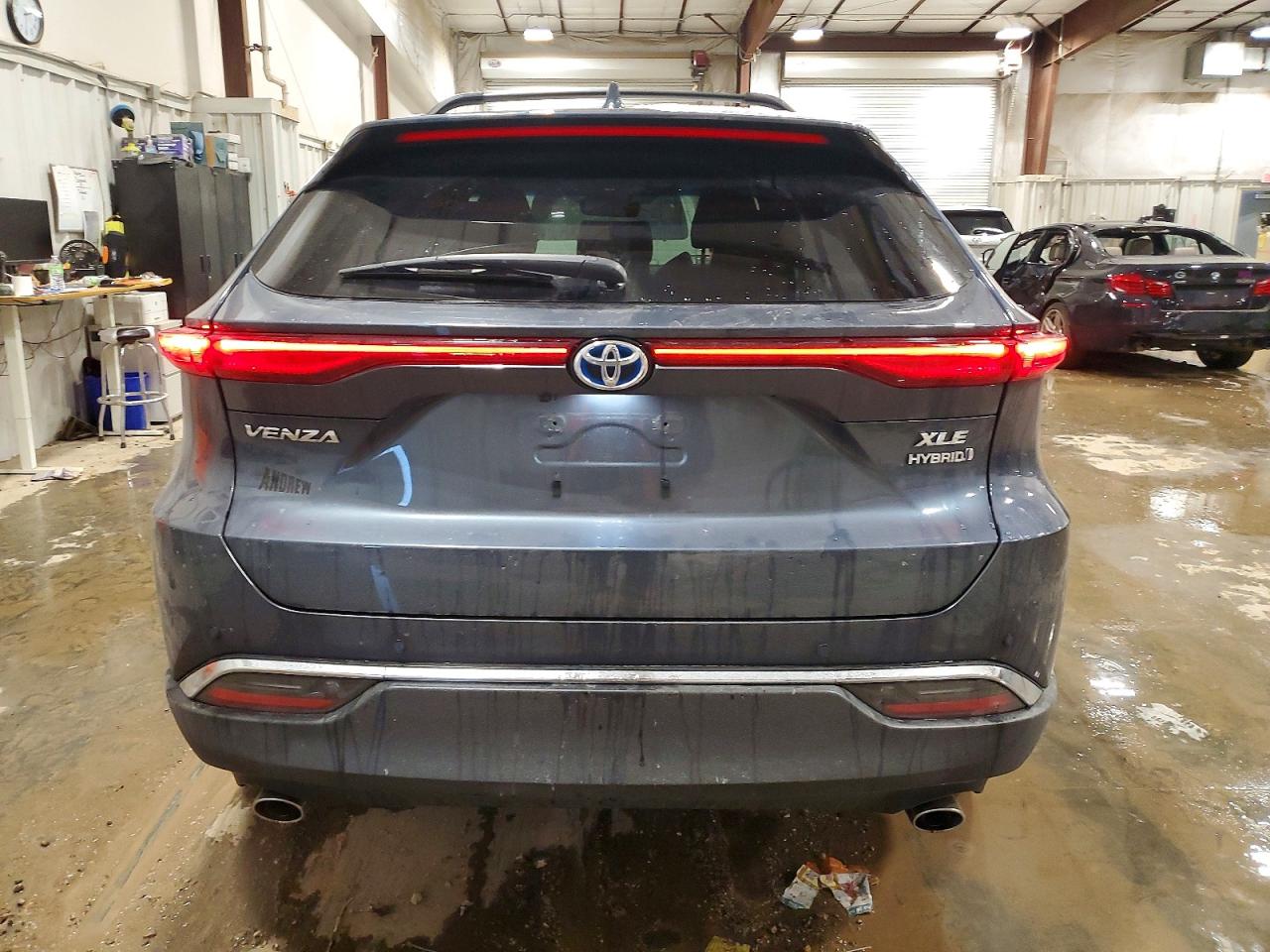 2022 TOYOTA VENZA XLE photo 6