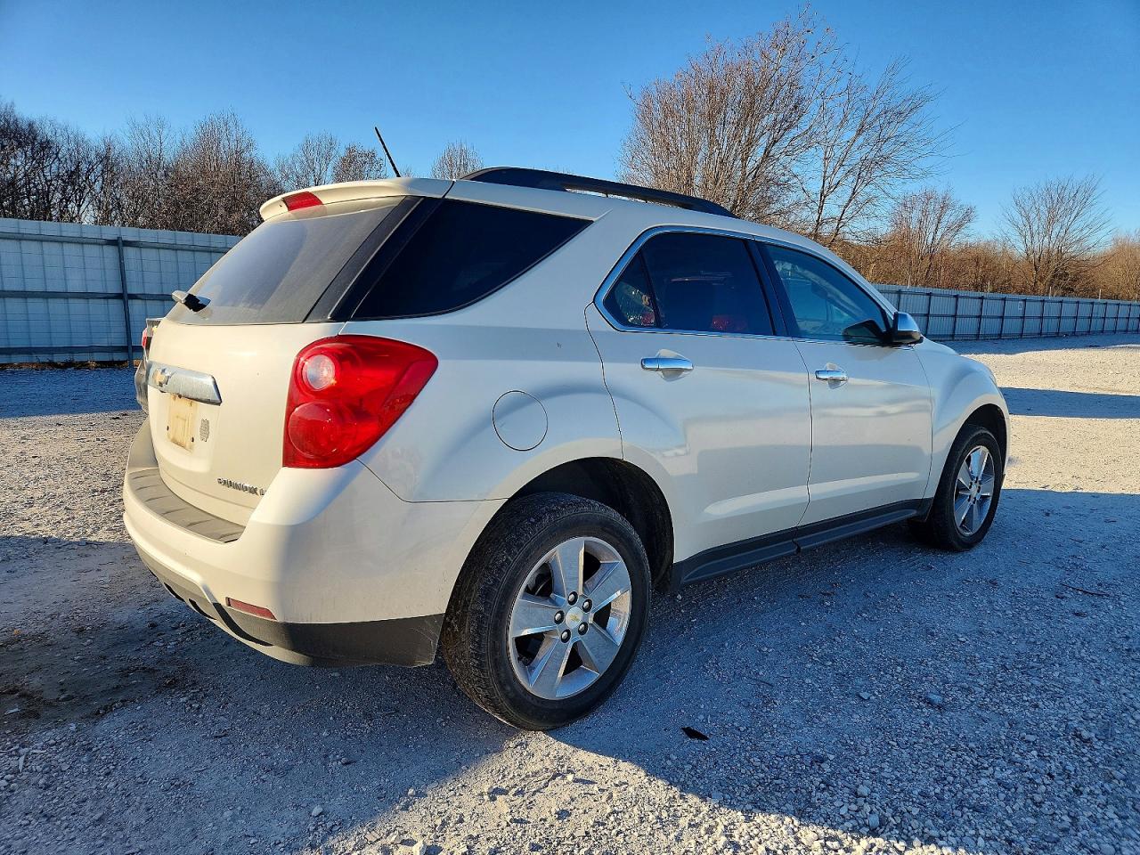 2014 CHEVROLET EQUINOX LT photo 3