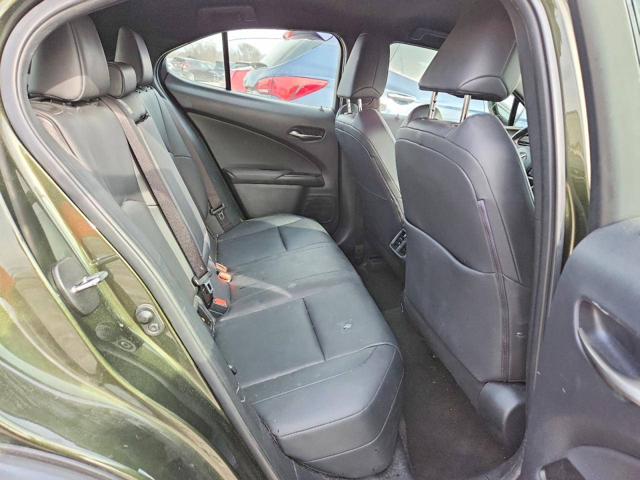 2022 LEXUS UX 200 BASE photo 19