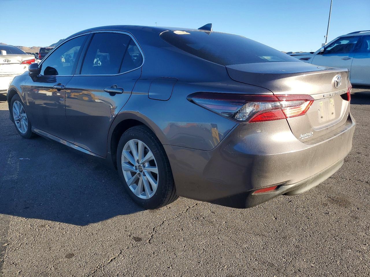2021 TOYOTA CAMRY LE photo 2