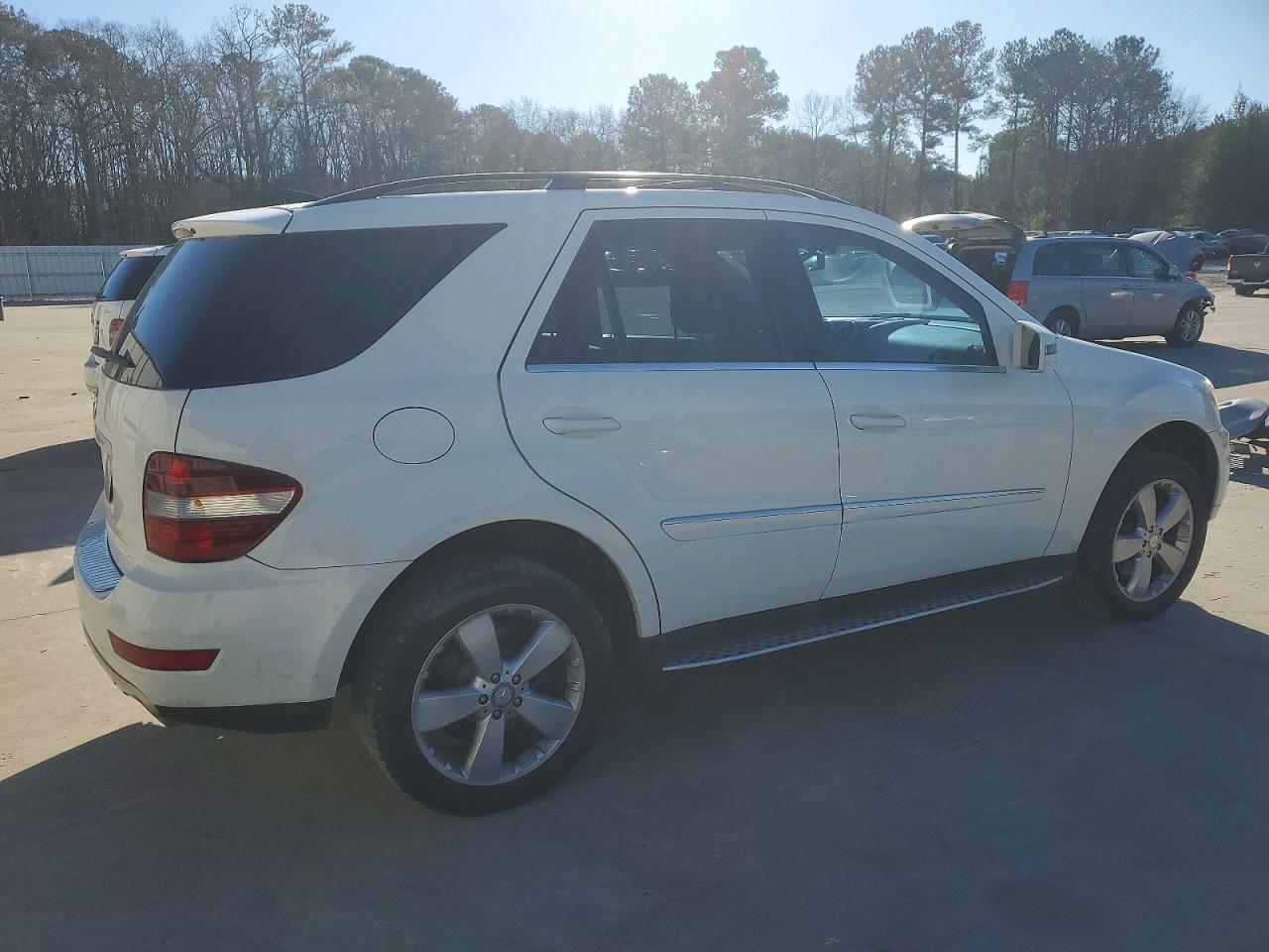 2011 MERCEDES-BENZ ML 350 photo 5