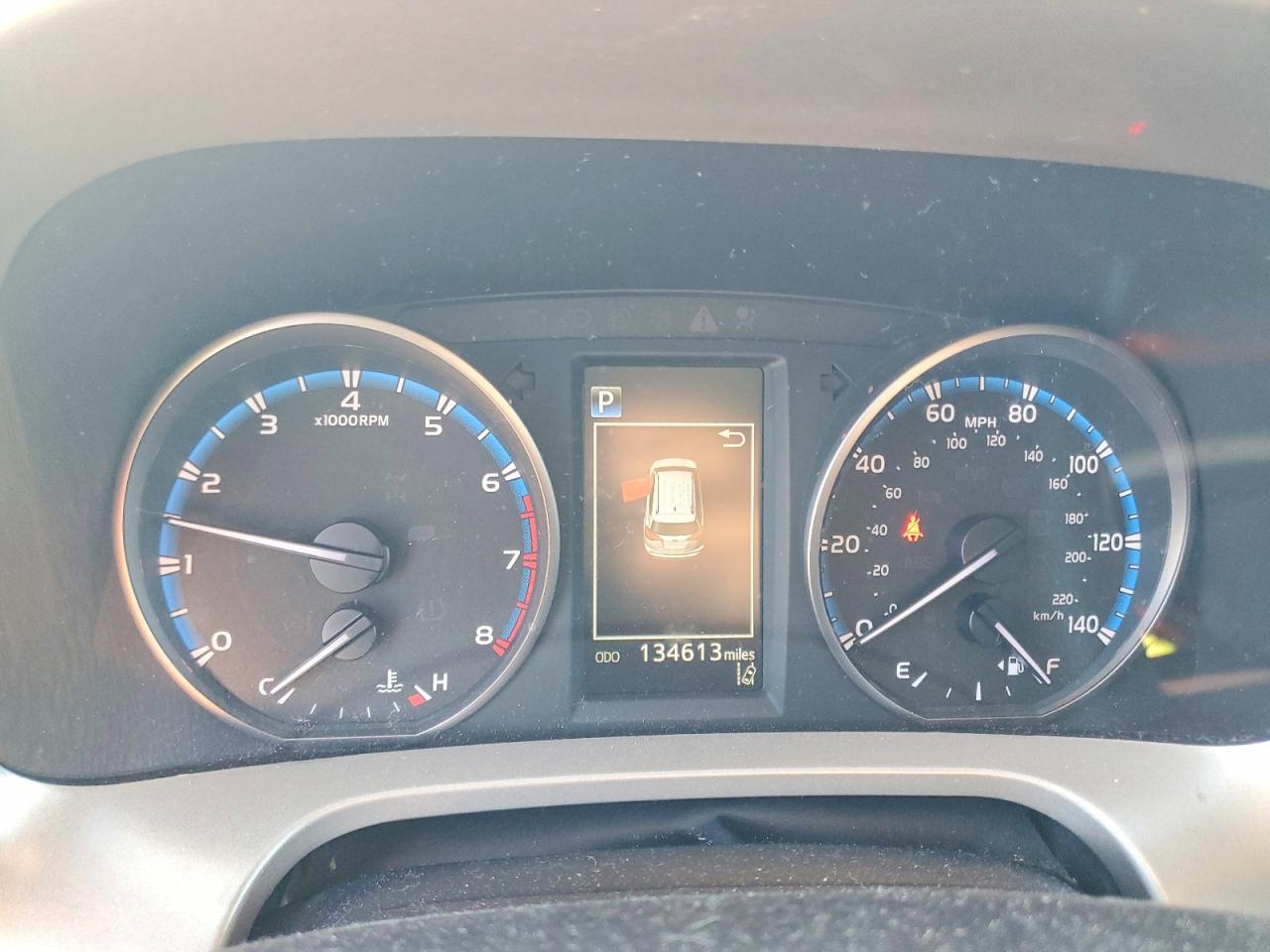 2018 TOYOTA RAV4 LE photo 17