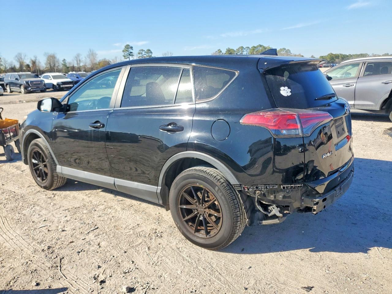 2018 TOYOTA RAV4 LE photo 3