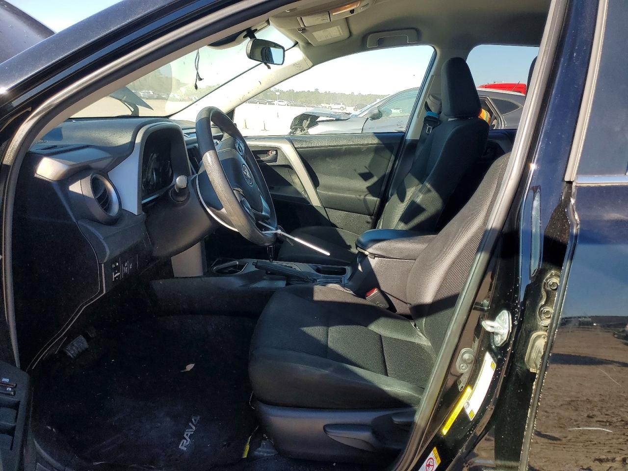 2018 TOYOTA RAV4 LE photo 13