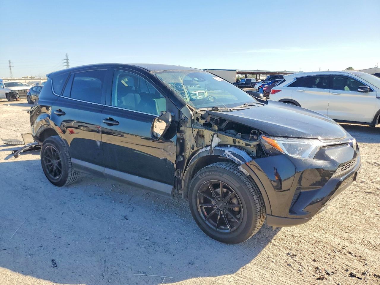 2018 TOYOTA RAV4 LE photo 7