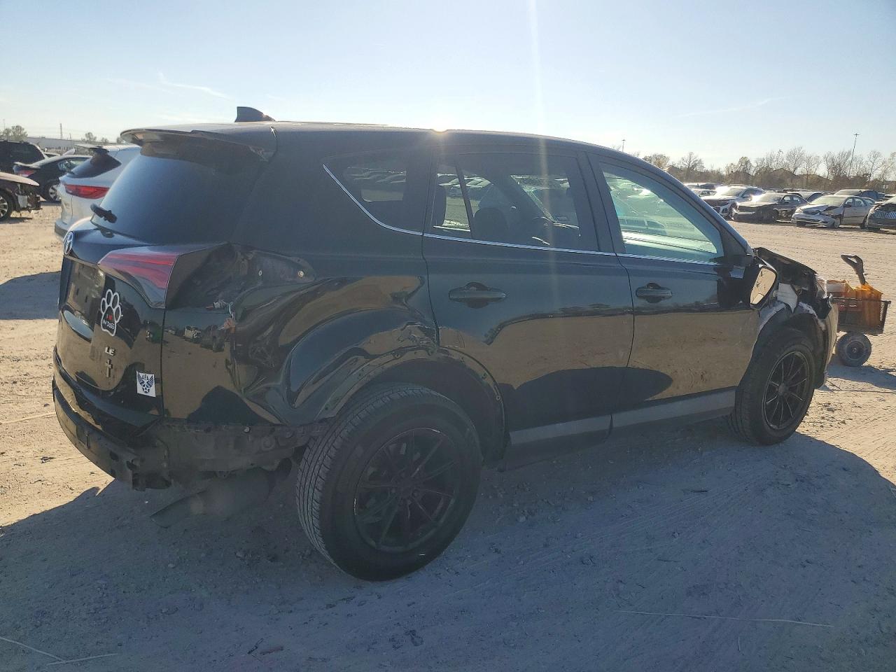 2018 TOYOTA RAV4 LE photo 5