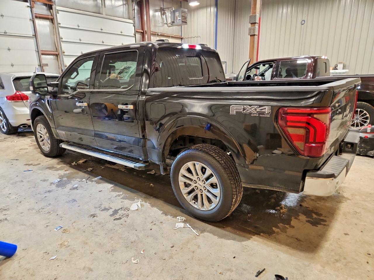 2025 FORD F150 LARIAT photo 2