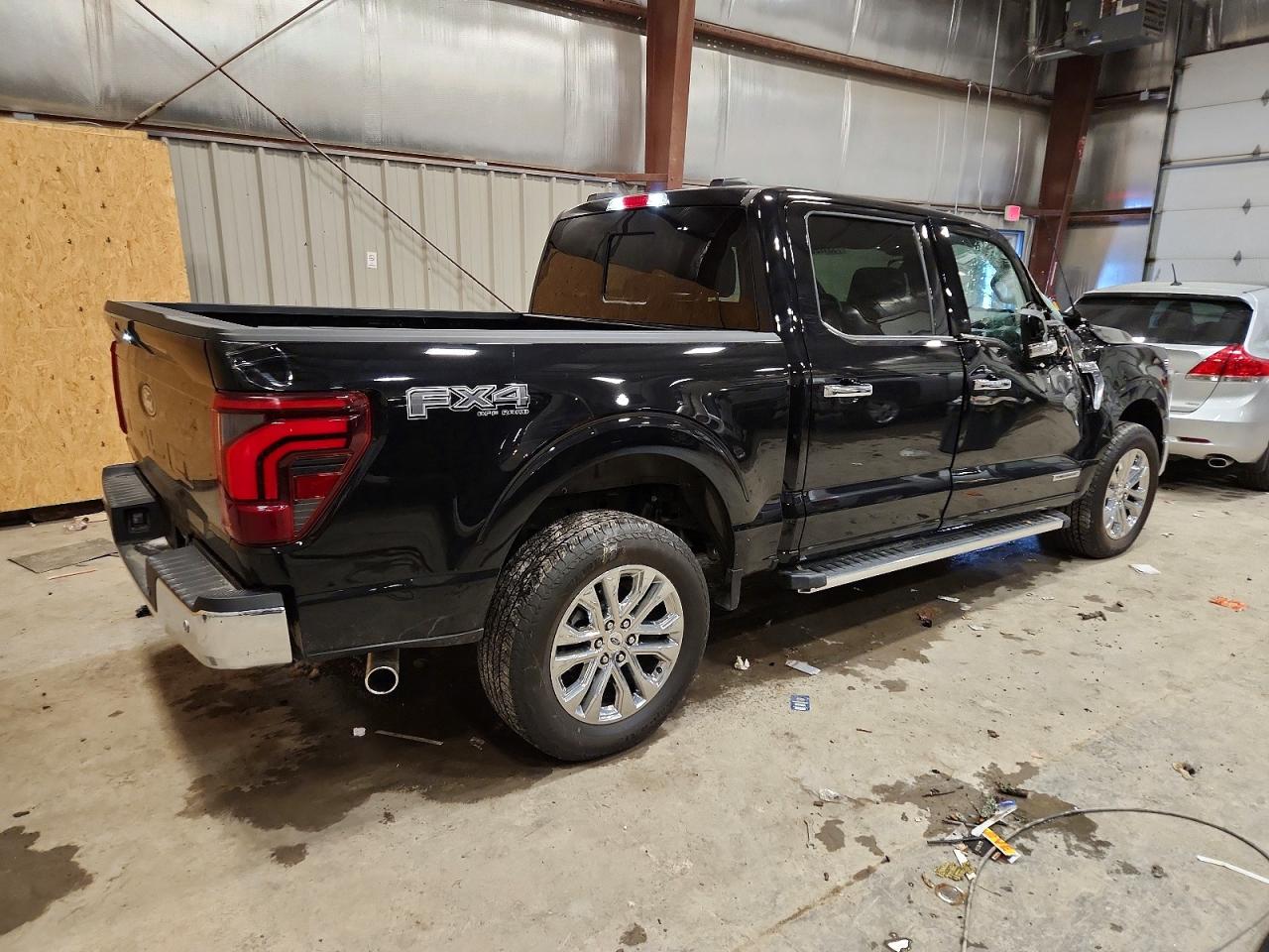 2025 FORD F150 LARIAT photo 3