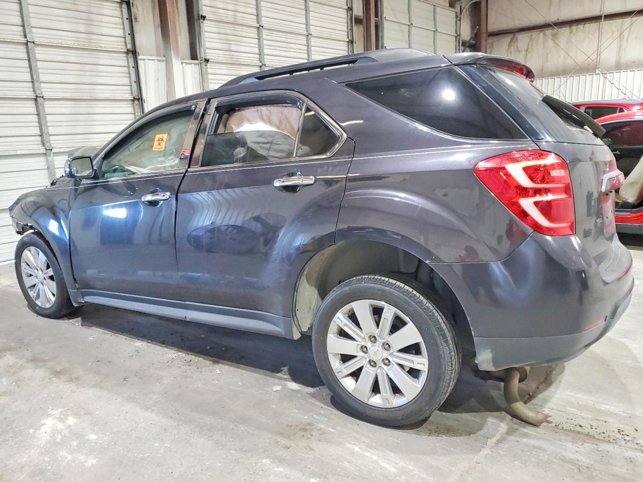 2016 CHEVROLET EQUINOX LT photo 2