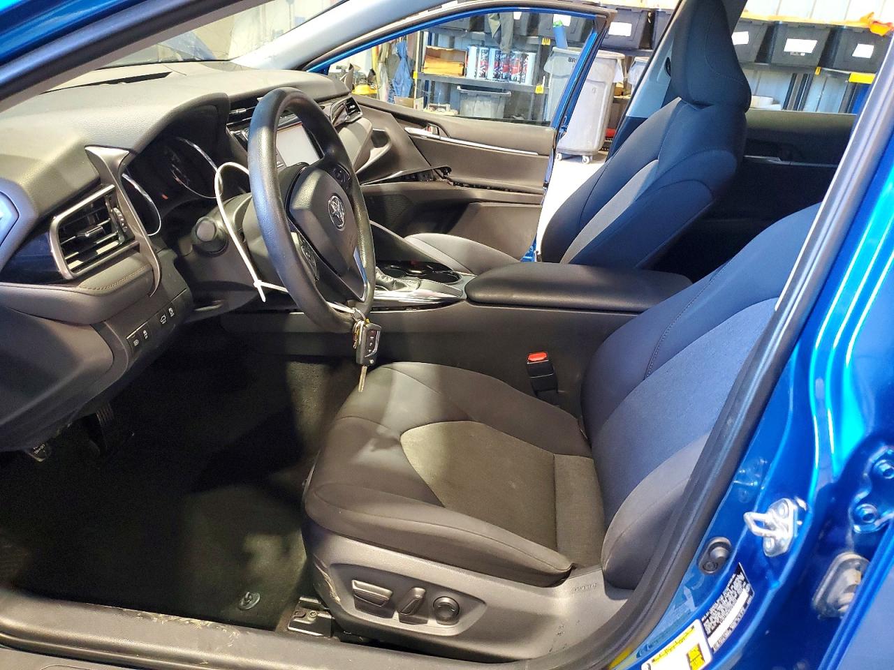2019 TOYOTA CAMRY L photo 19