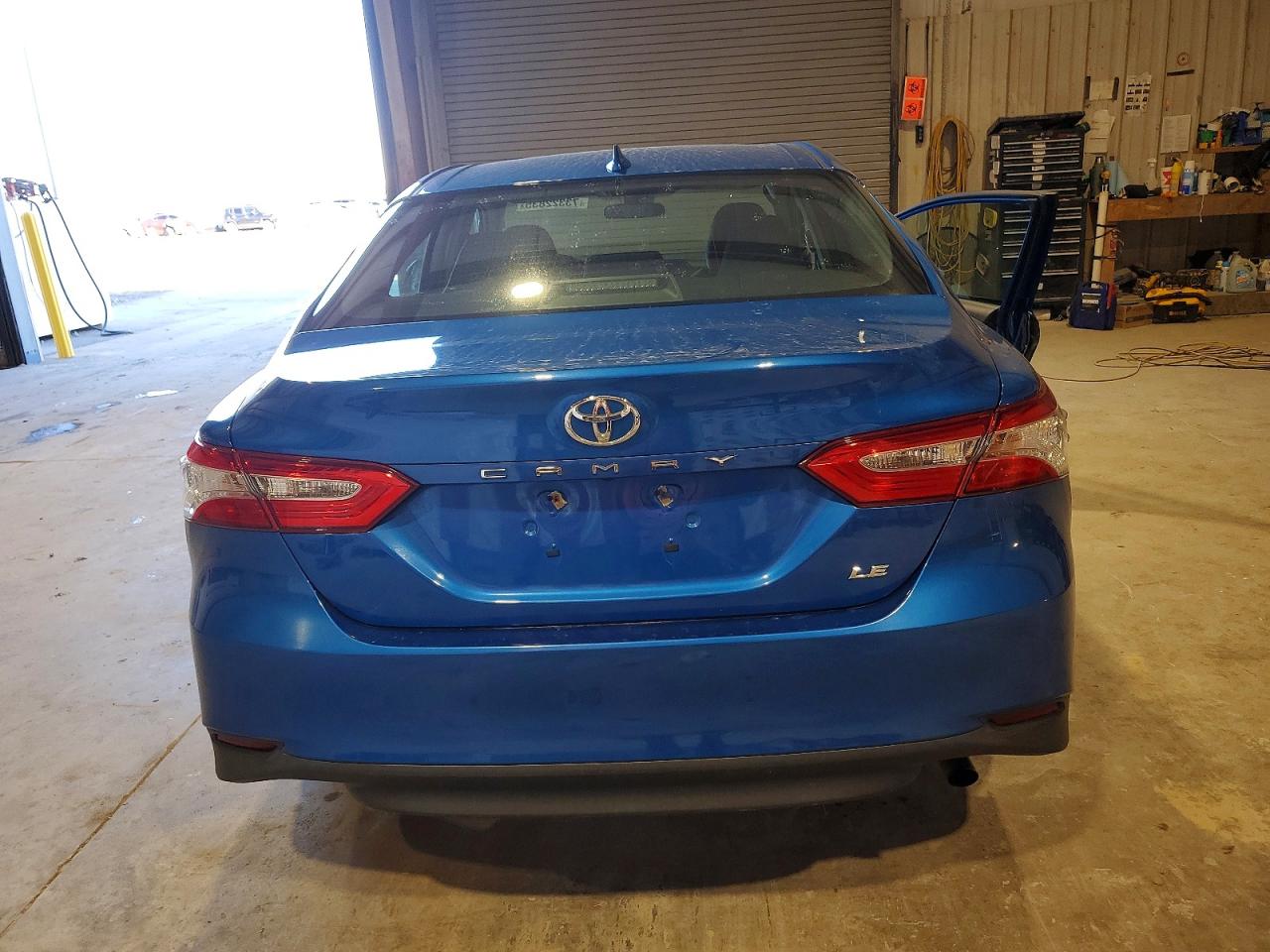 2019 TOYOTA CAMRY L photo 16