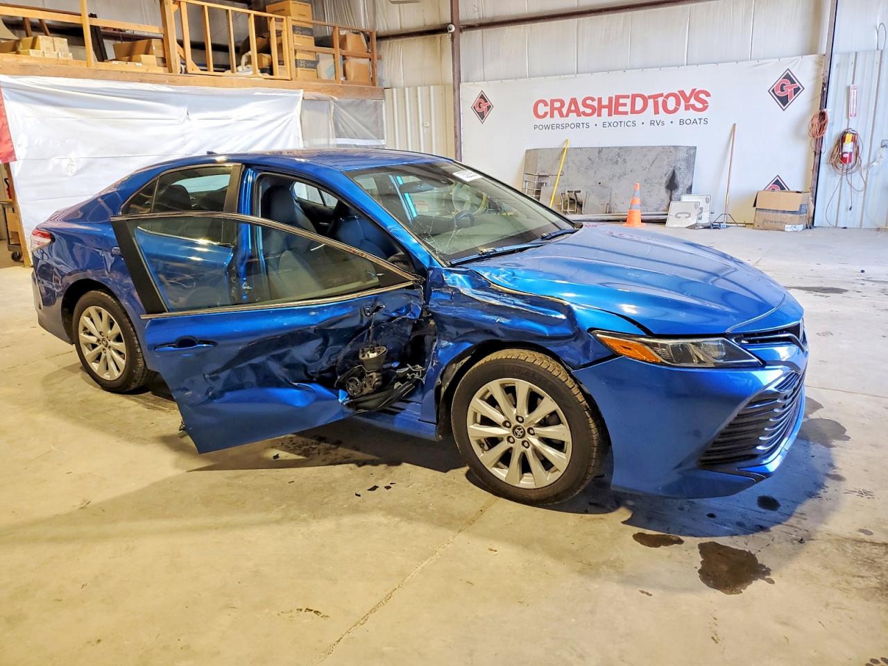 2019 TOYOTA CAMRY L photo 10