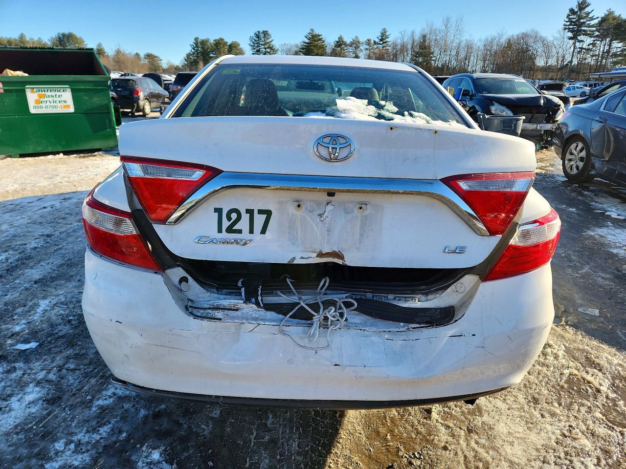 2017 TOYOTA CAMRY LE photo 11