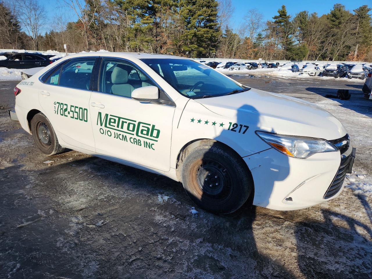 2017 TOYOTA CAMRY LE photo 7