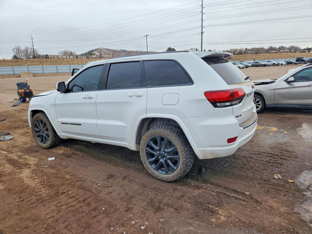 2018 JEEP GRAND CHEROKEE LAREDO photo 3