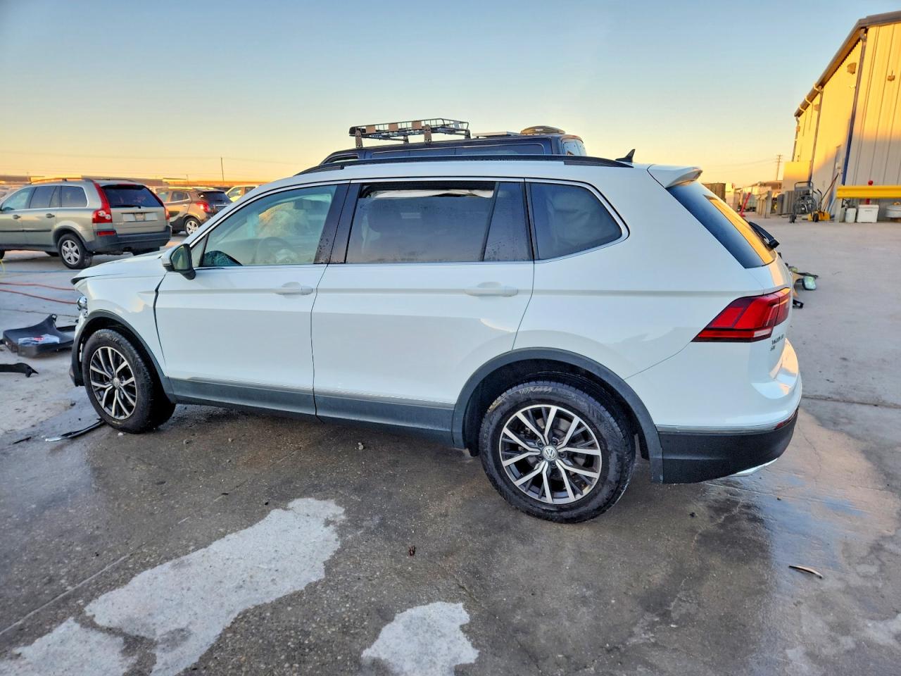 2020 VOLKSWAGEN TIGUAN SE photo 4
