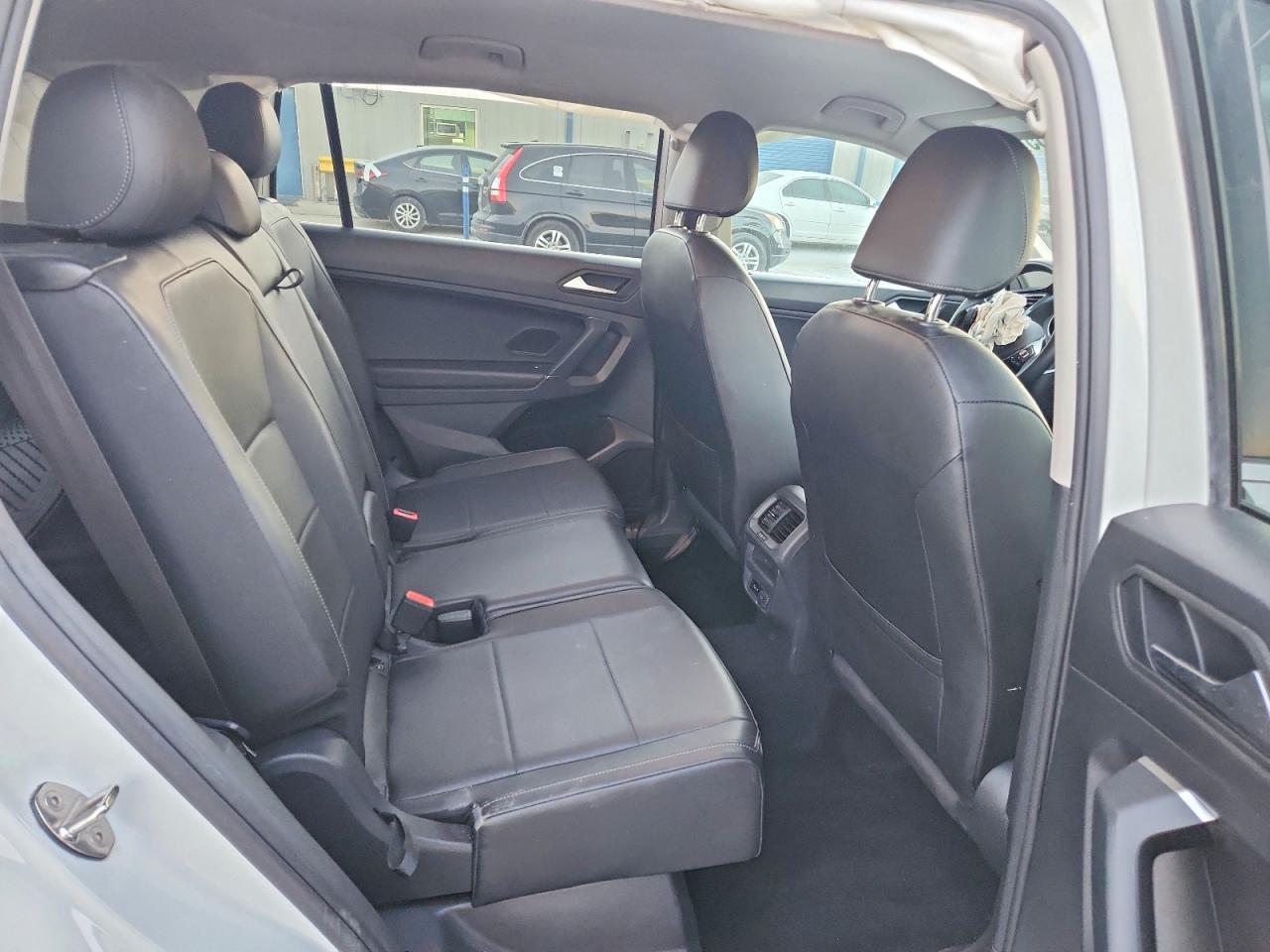 2020 VOLKSWAGEN TIGUAN SE photo 31